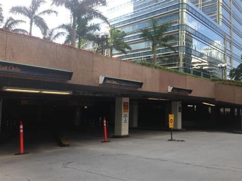 777 brickell ave parking.